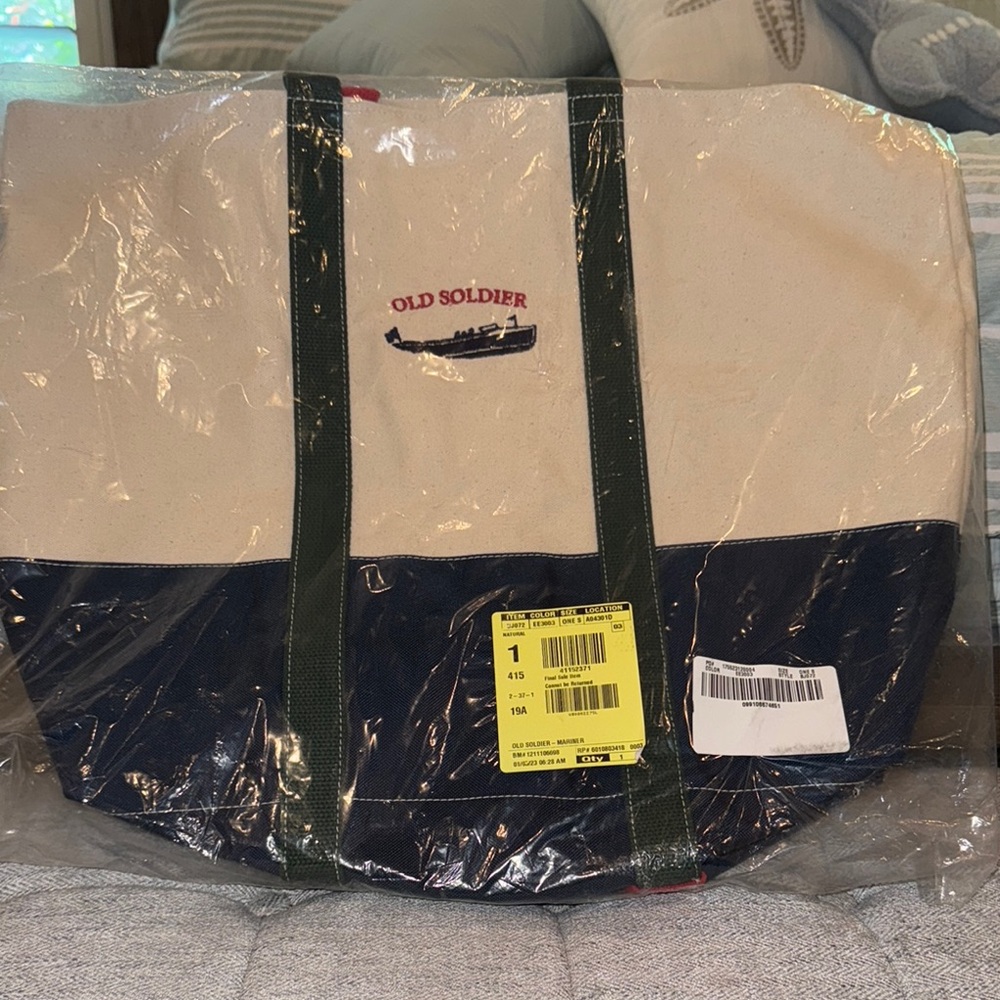 NWT, JCrew Old Soldier  mariner II boat tote in canvas.